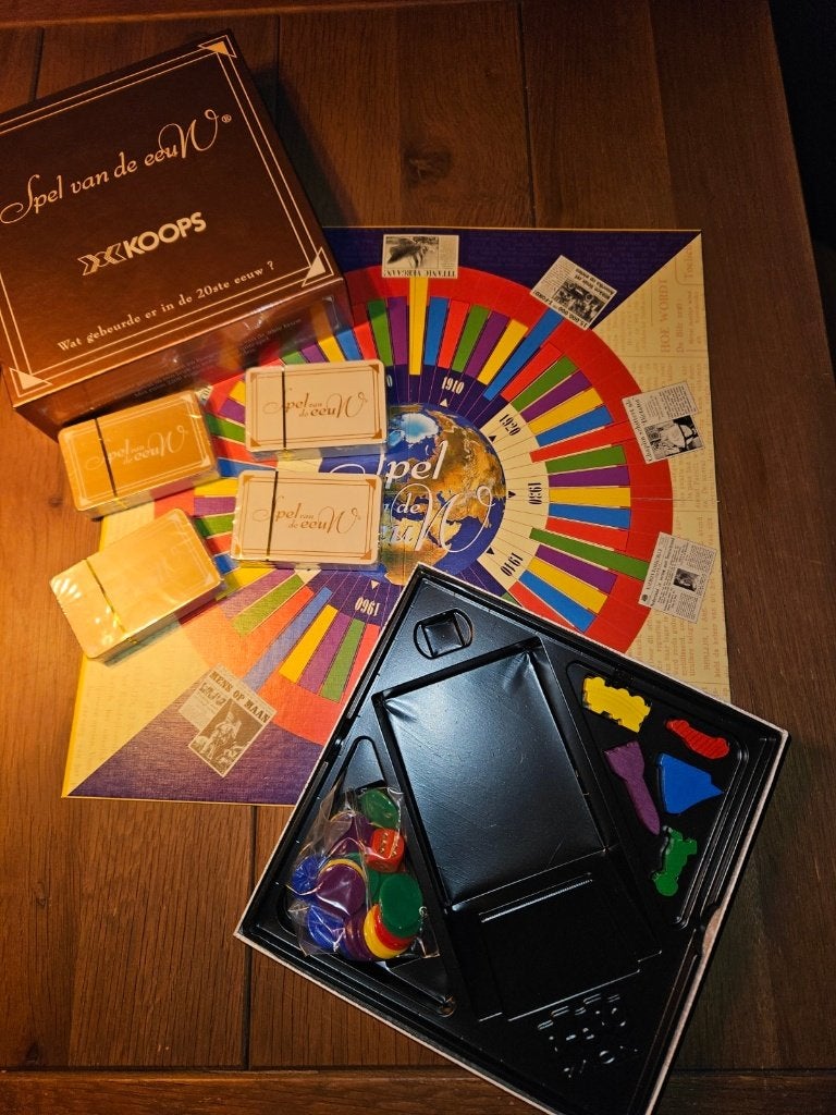 Bordspel van de eeuw bordspel, Vijf spelers of meer, Ophalen of Verzenden, Nieuw