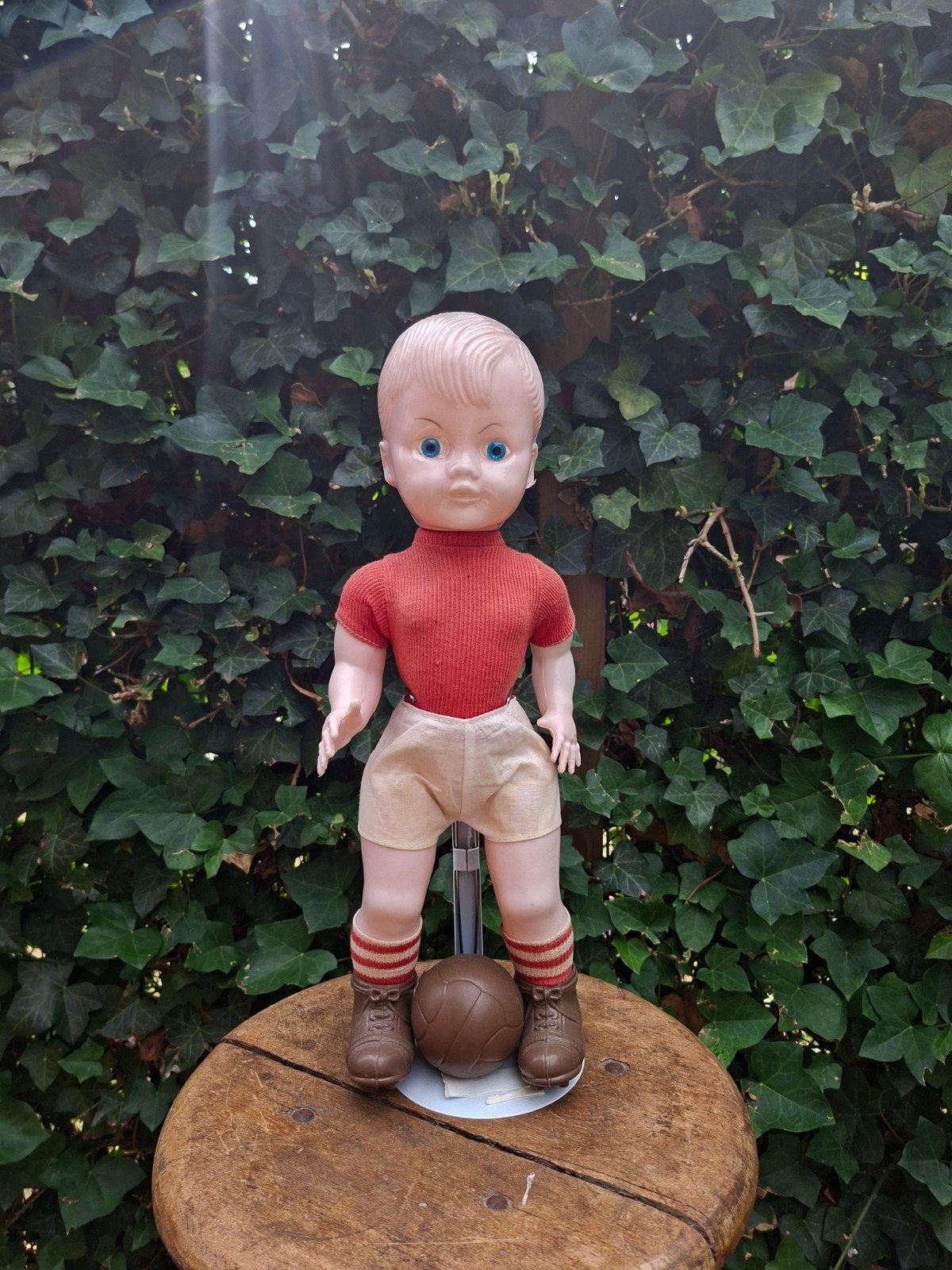 Oude pop in voetbaltenue, 40 cm, wildebras, Ophalen of Verzenden