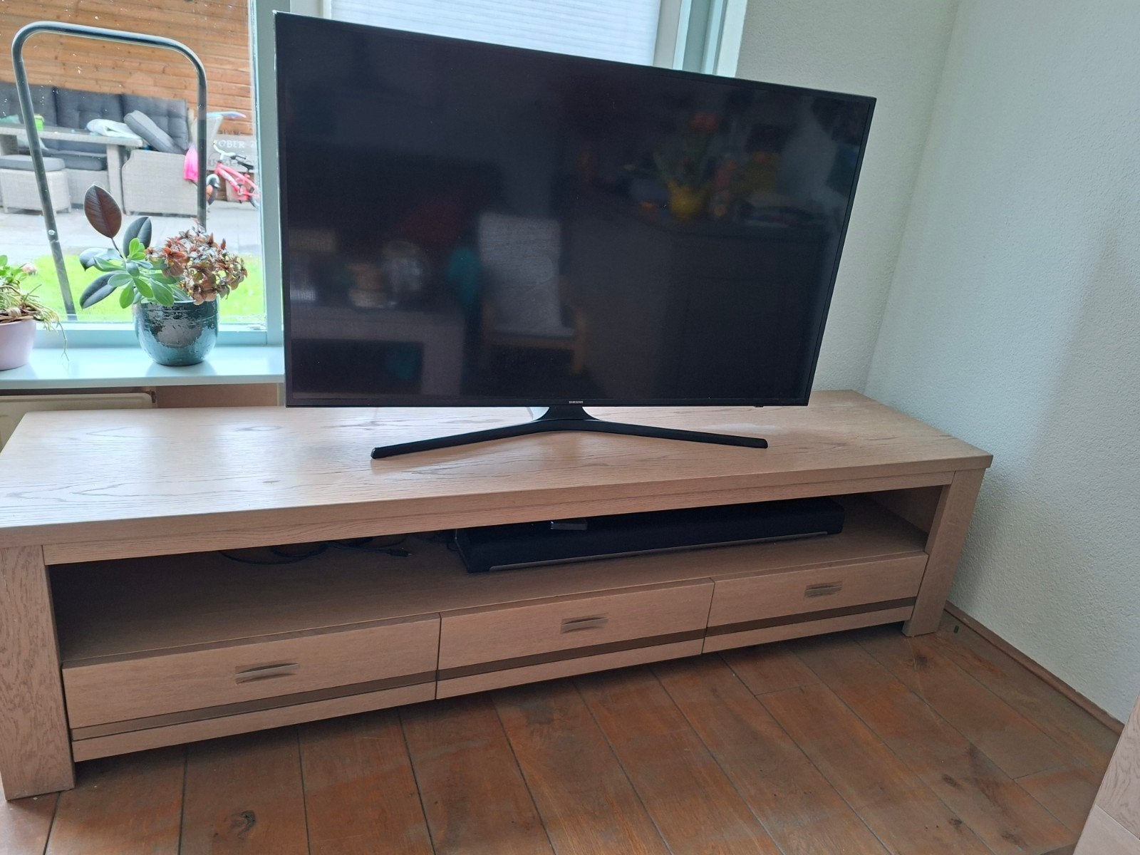 Eikenhouten TV-kast met 3 lades - Piet Klerkx - Gray-wash, Ophalen, Gebruikt, 150 tot 200 cm, Eikenhout