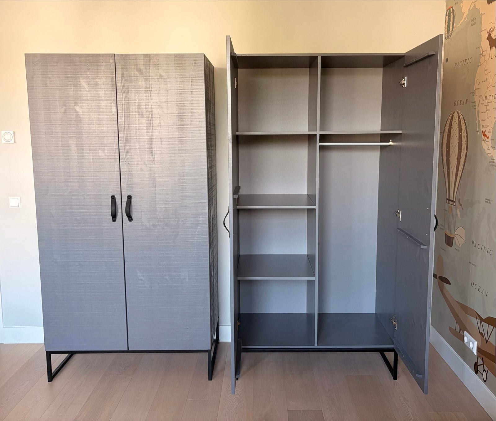 Grijze kasten - ideaal voor stoere jongens kamer, Huis en Inrichting, Kasten | Kledingkasten, Ophalen, 50 tot 100 cm, Zo goed als nieuw
