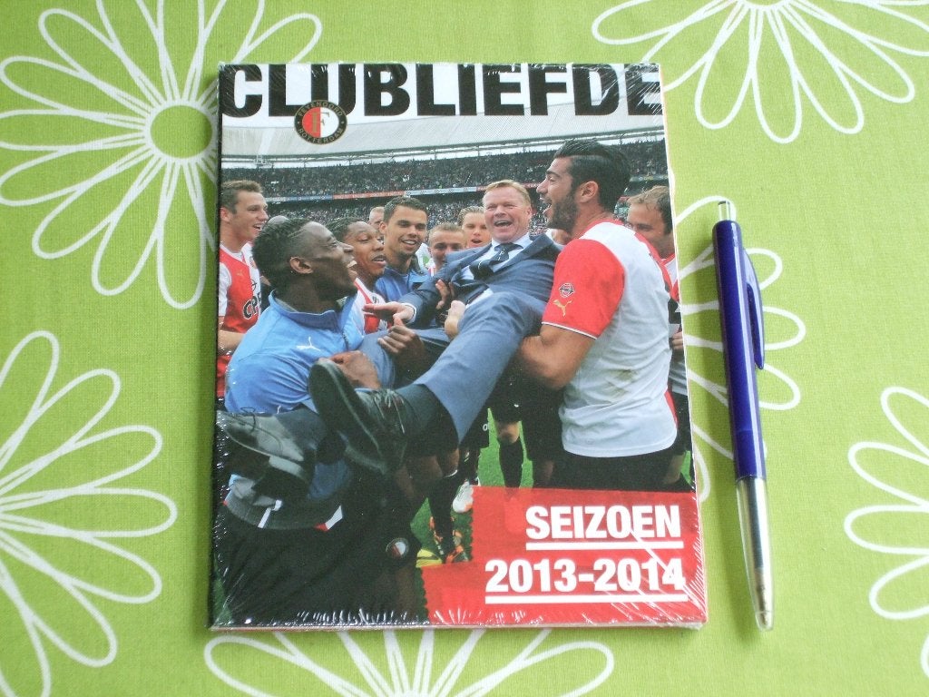 Nieuw in seal DVD Feyenoord - seizoen 2013-2014 - clubliefde, Ophalen of Verzenden, Nieuw, Feyenoord, Overige typen