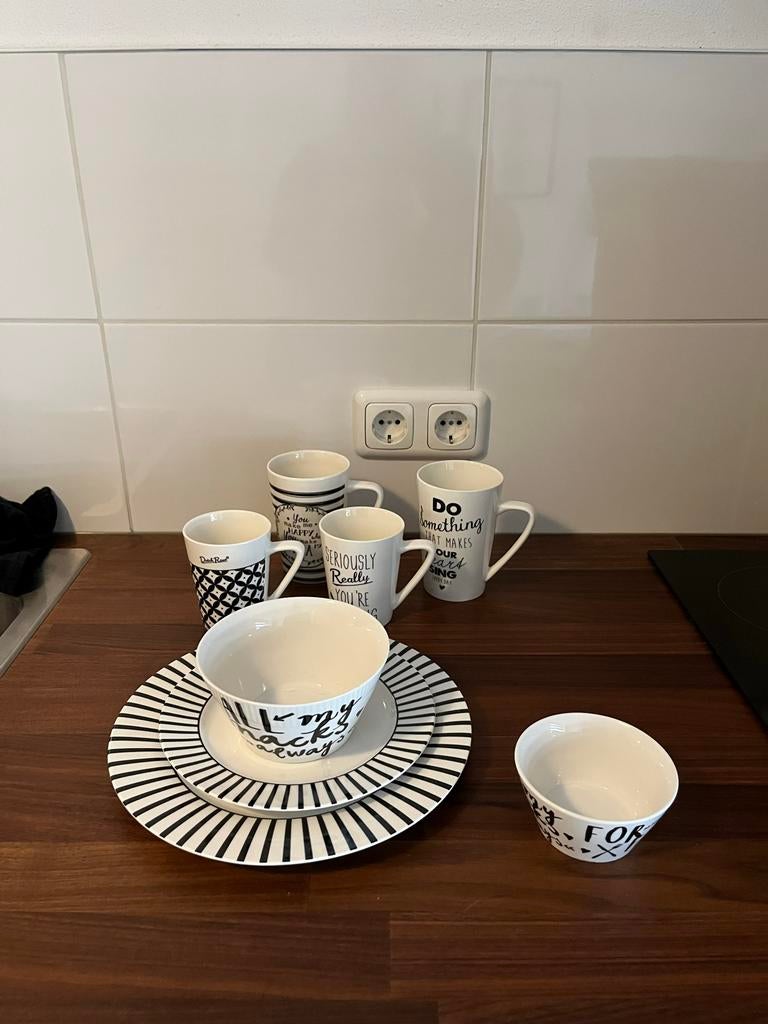Dutch Rose Servies: Kopjes, Kommen en Borden Set, Gebruikt, Keramiek, Ophalen of Verzenden, Overige stijlen
