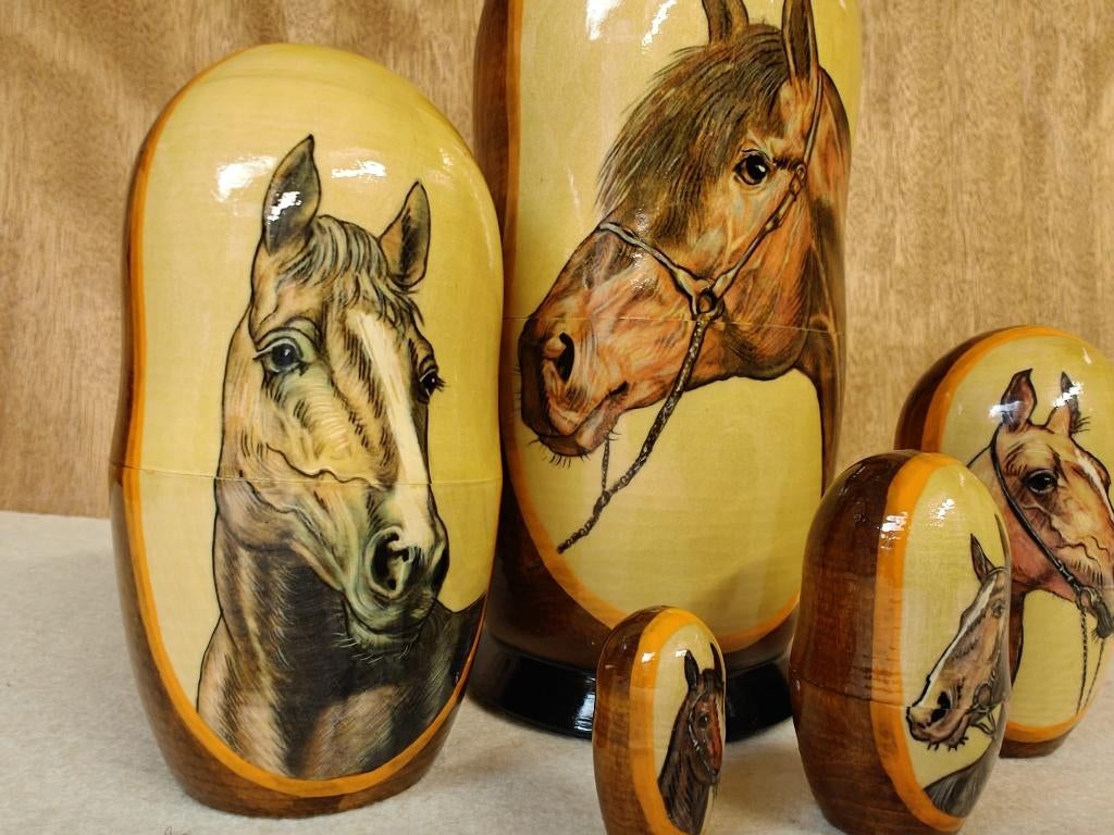5 paarden in een set, Overige onderwerpen, Houtsnijwerk, Minder dan 20 cm, Handgemaakt