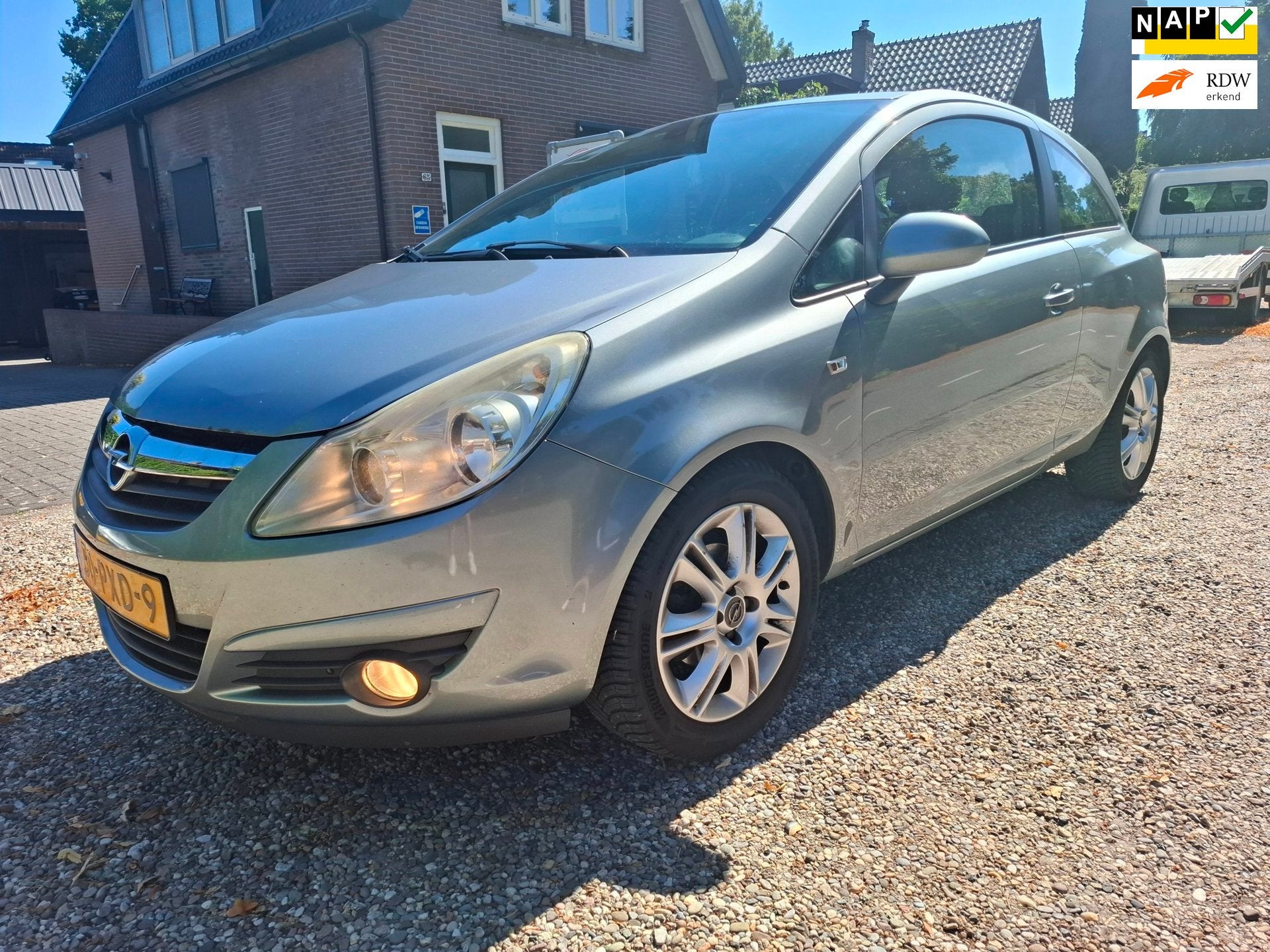 Opel Corsa 1.4-16V Cosmo APK 4-'27 airco ketting vernieuwd, Auto's, Opel, Voorwielaandrijving, Euro 5, 101 pk, 1398 cc
