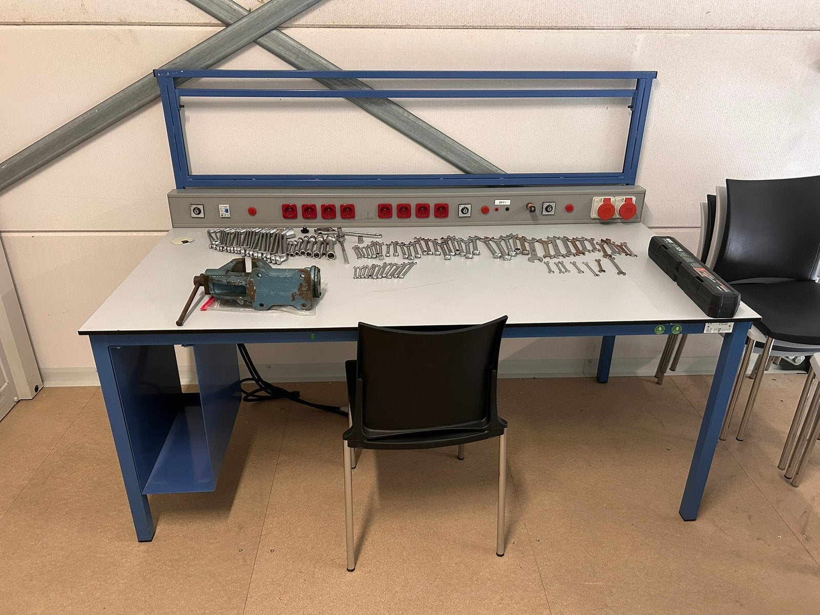 Werktafel voor elektronica of Electricien, Ophalen, Minder dan 2 meter