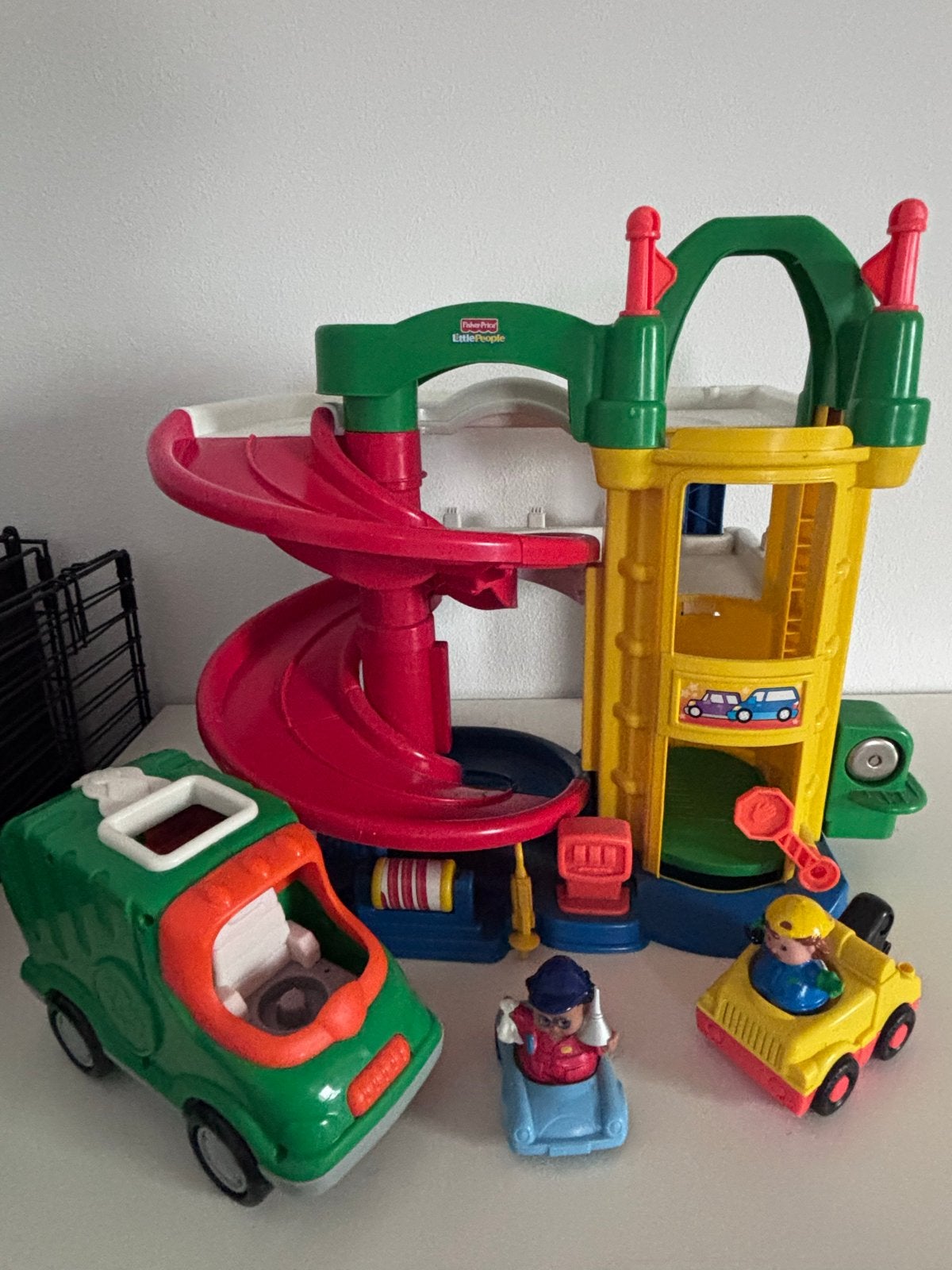Fisher-Price Little People Garage Speelset met Auto's, Ophalen, Zo goed als nieuw, Speelset, Met geluid