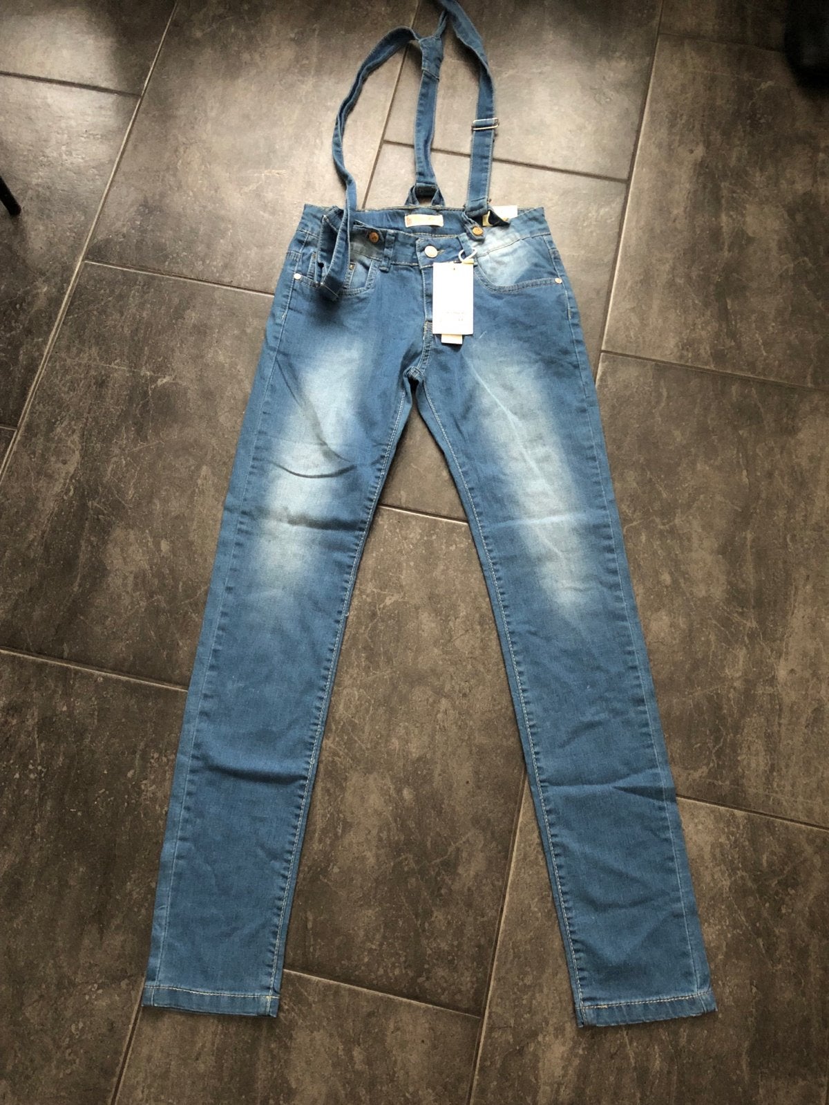 Nieuwe Tuinbroek Jeans met Bretels - Maat W28-W29, Kinderen en Baby's, Ophalen of Verzenden, Nieuw, Meisje, Broek