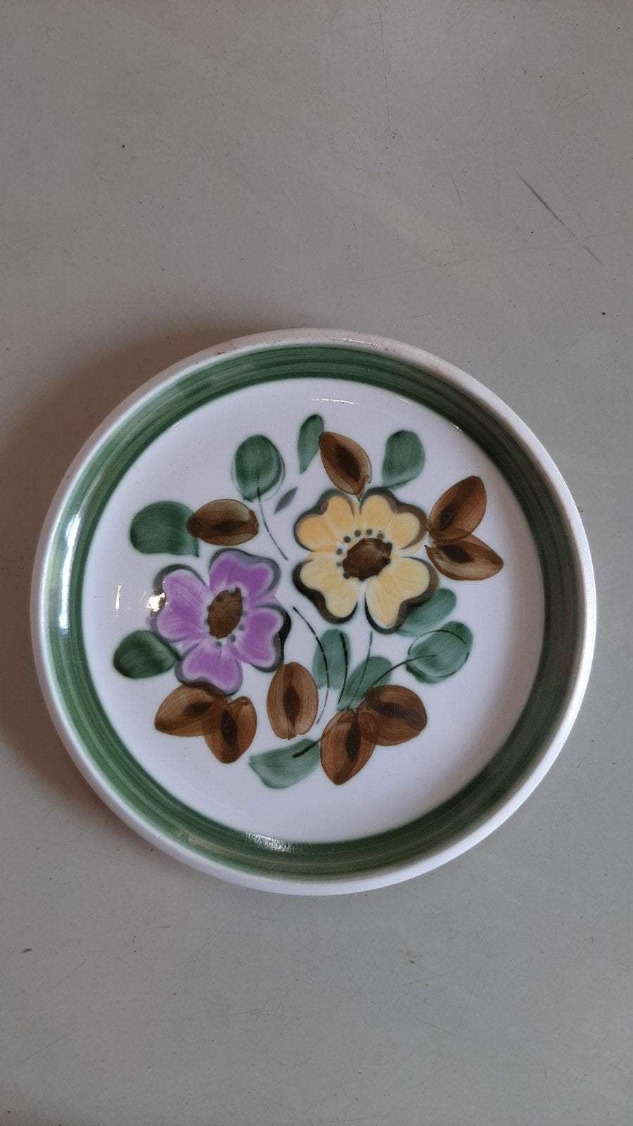 Sierbord Boch Belgium "In the Mood" Handpainted - Ø 24 cm, Ophalen of Verzenden