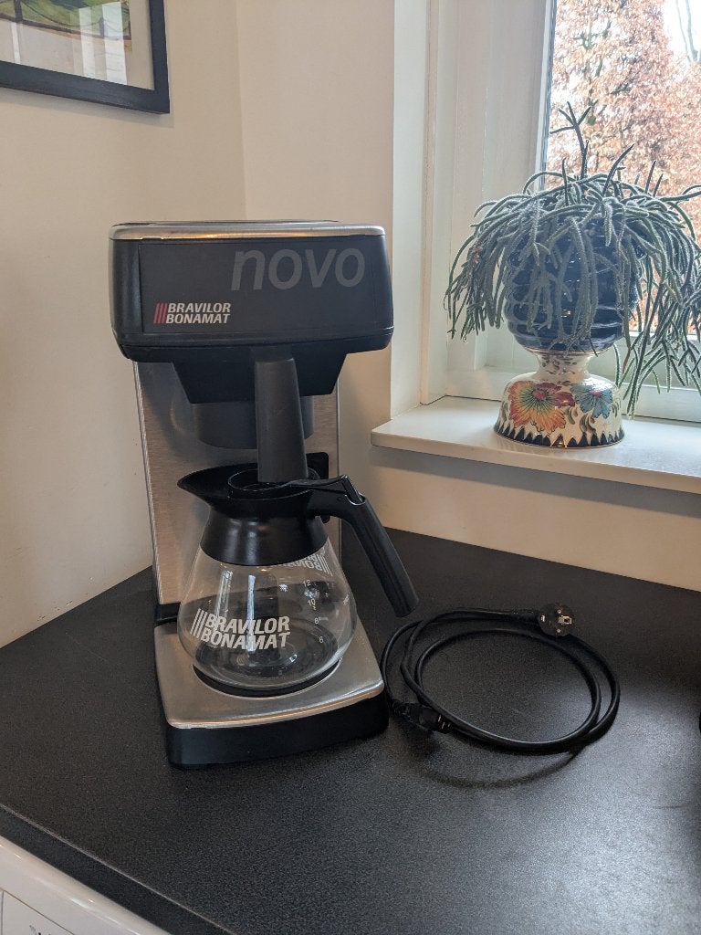 Bravilor Mondo2  of  Novo  koffiezetapparaat, Witgoed en Apparatuur, Koffiezetapparaten, Gebruikt, 10 kopjes of meer, Koffiemachine