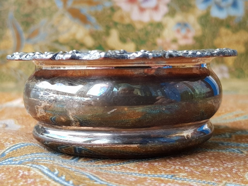 Antieke Engelse onderzetter van mahoniehout en silverplate., Ophalen of Verzenden