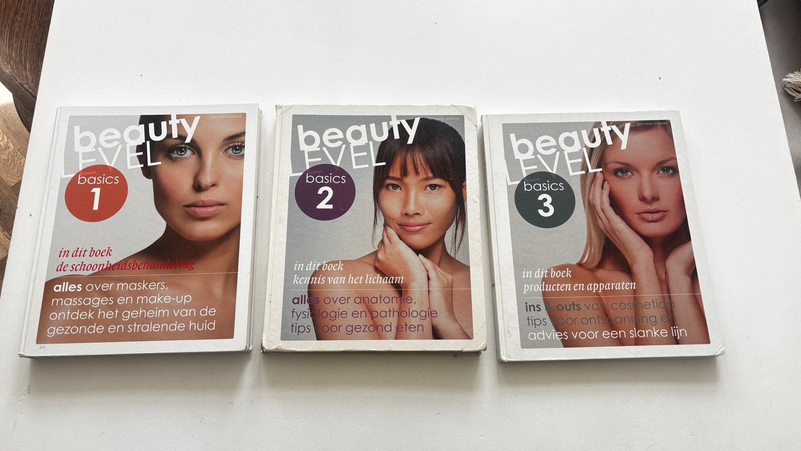 Beauty level basics 1,2 en 3 (complete set niveau 3), Ophalen of Verzenden, Zo goed als nieuw, Overige niveaus, Nederlands