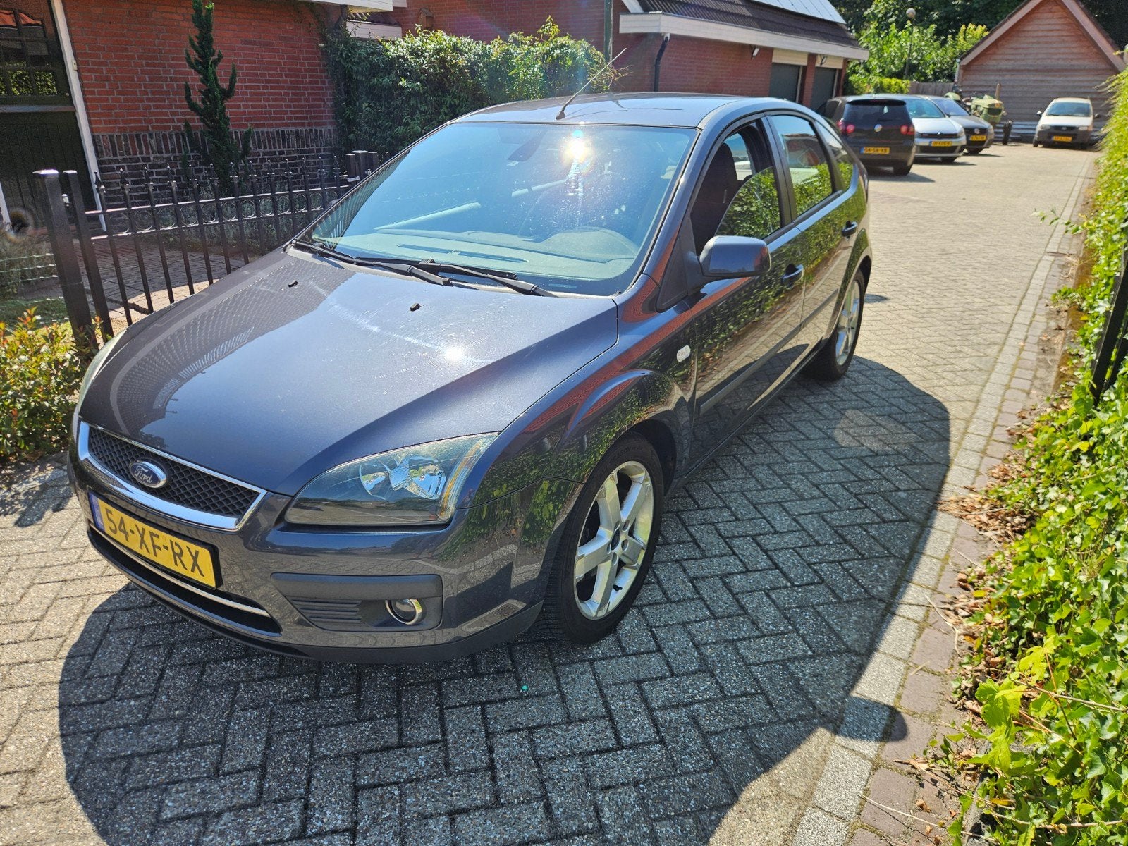 Ford Focus 1.6 74KW 5D 2007 Grijs nieuwe apk!, Auto's, 1596 cc, 15 km/l, 4 cilinders, 49 €/maand