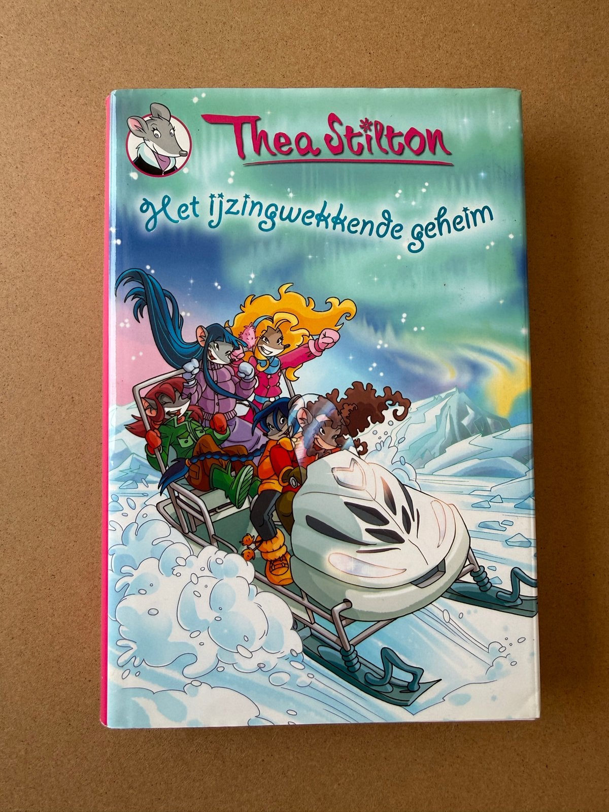 Thea Stilton - Het ijzingwekkende geheim, Thea Stilton, Fictie algemeen, Ophalen of Verzenden, Zo goed als nieuw