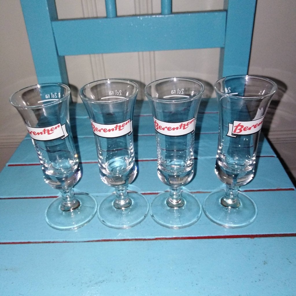 Berentzen Apfelcorn shotglaasjes wit/rood logo 2cl set van 4, Verzamelen, Ophalen, Gebruikt, Borrel- of Shotglas