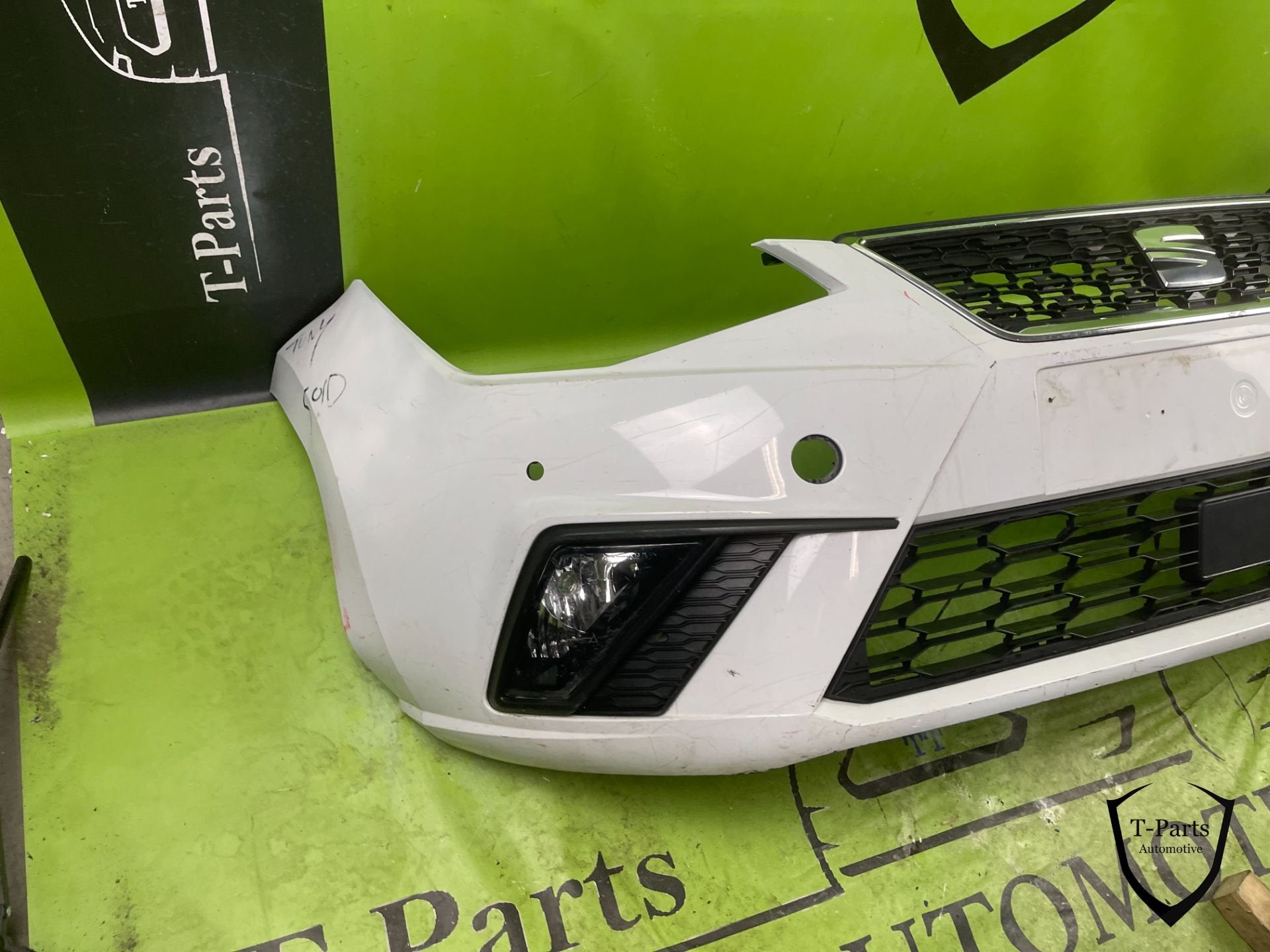seat ibiza 5F voorbumper bumper PDC, Auto-onderdelen, Info@fabrikant.eu, Ophalen of Verzenden, Bumper, Seat