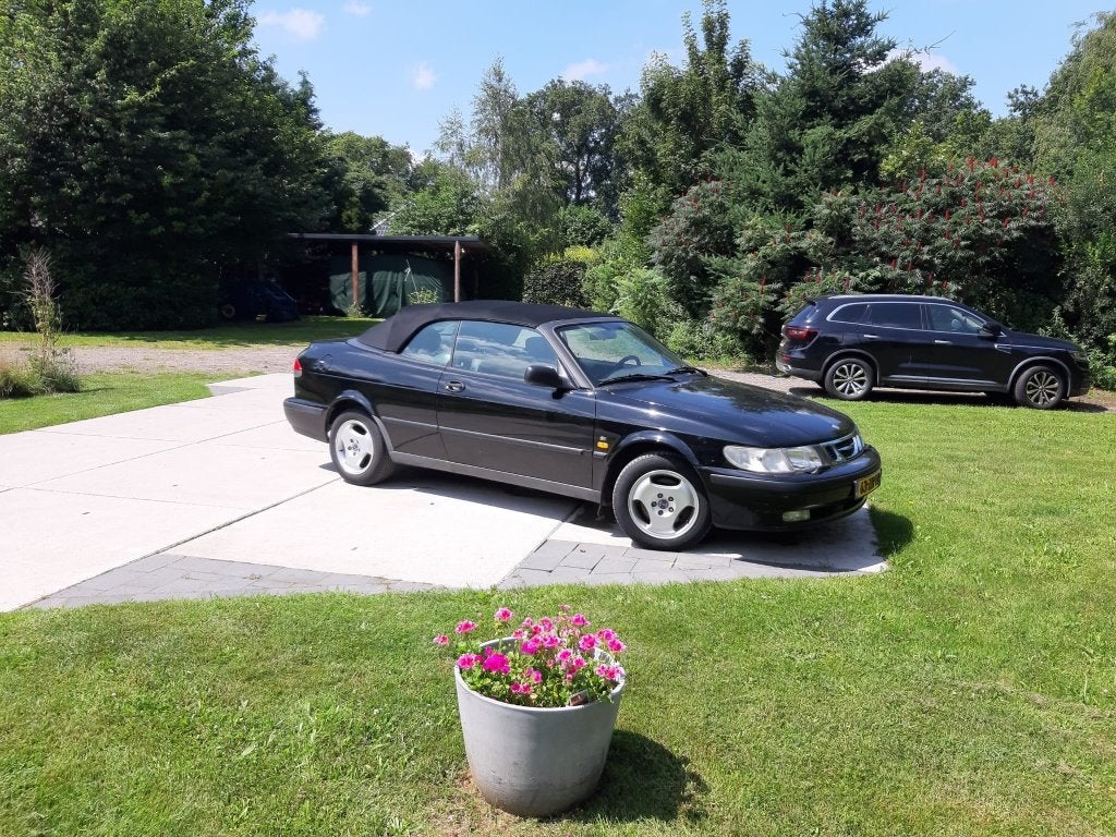 Saab 9-3 2.0 I Cabrio 2000 Zwart, Auto's, Saab, Voorwielaandrijving, 4 cilinders, Cabriolet, 4 stoelen