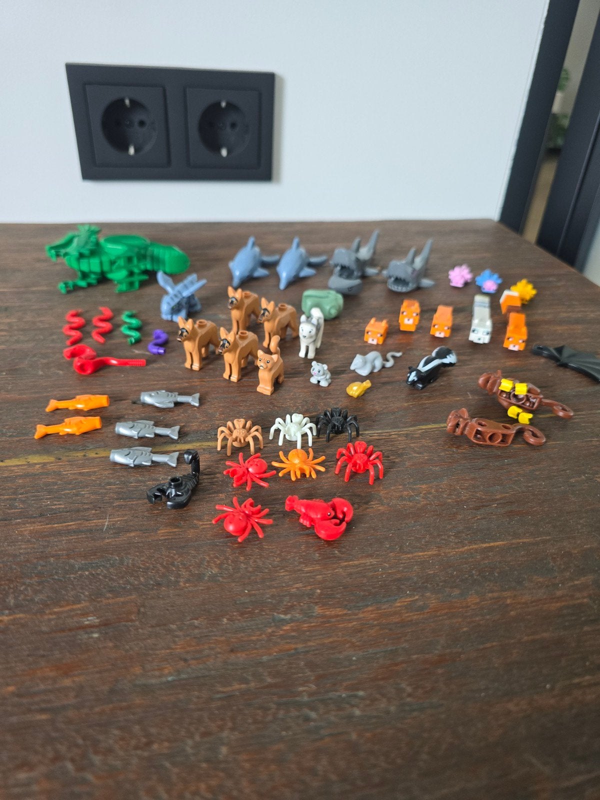 Partij lego dieren. draak, haaien, aap, slangen, honden, Ophalen of Verzenden, Zo goed als nieuw, Compleet, Lego
