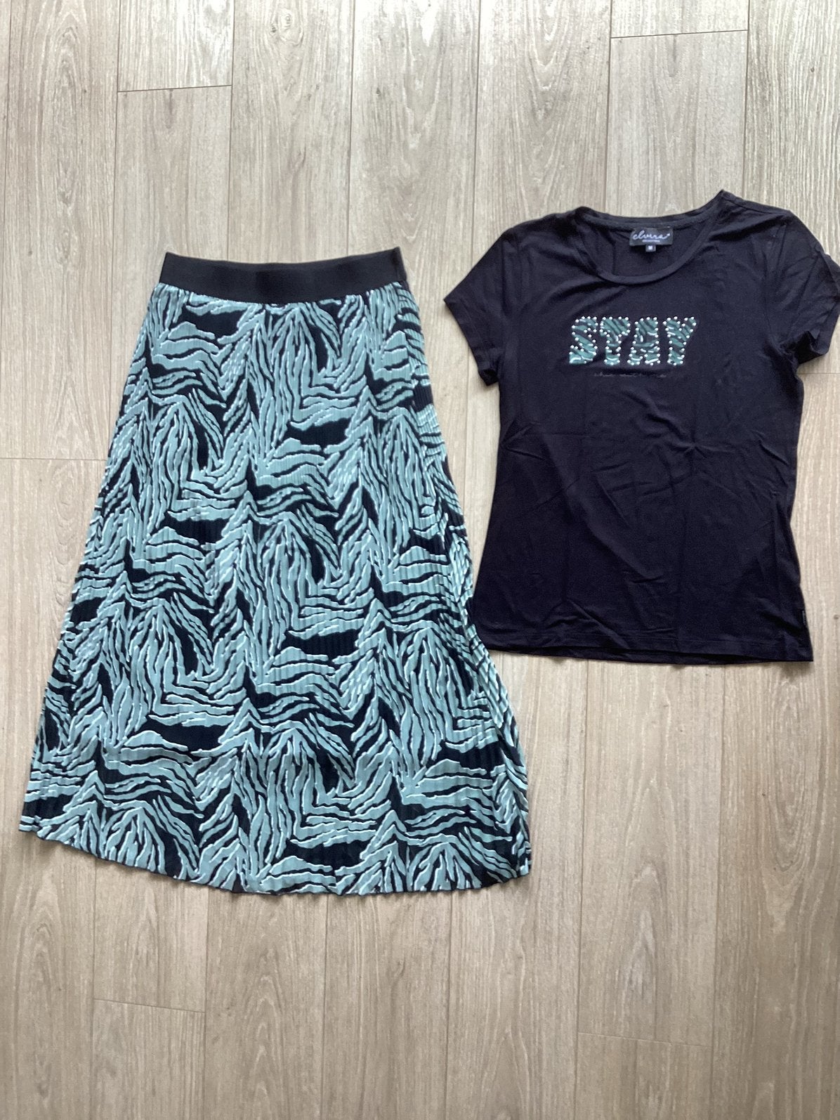 Mooie Elvira set maxirok en shirt zwart met groen maat M/L, Ophalen of Verzenden, Zo goed als nieuw, Maat 38/40 (M)