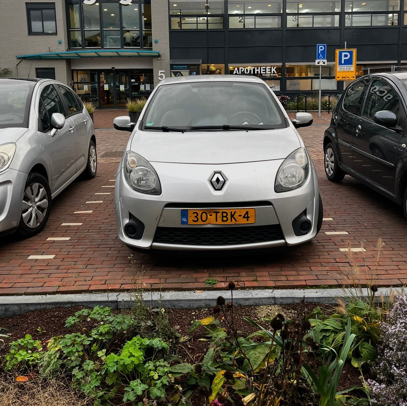 Renault Twingo 1.2 16V 2012 Grijs, 839 kg, Twingo, 74 pk, 4 cilinders