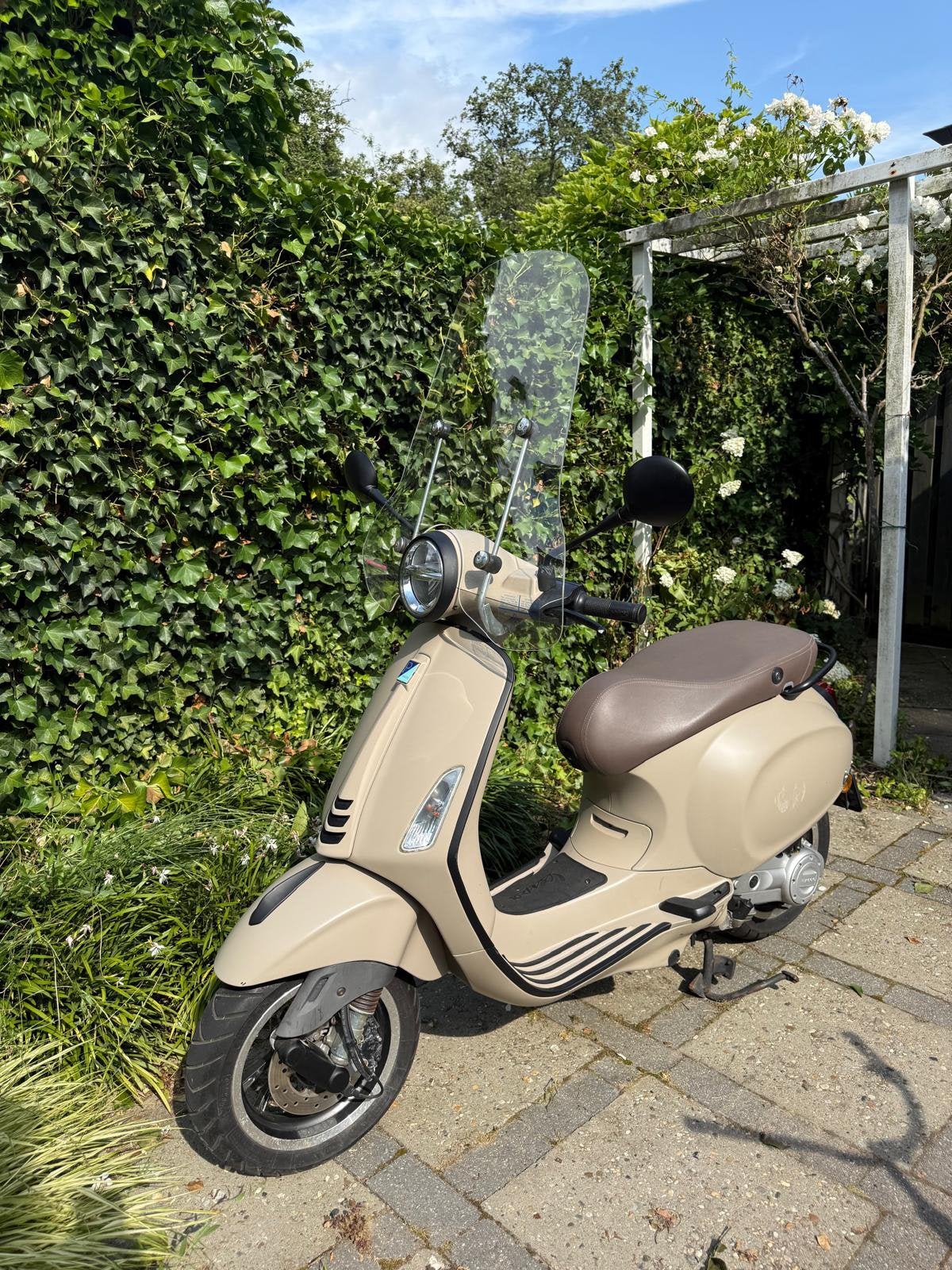 Vespa primavera snor scooter beige, Ophalen, Overige modellen, Zo goed als nieuw, Benzine