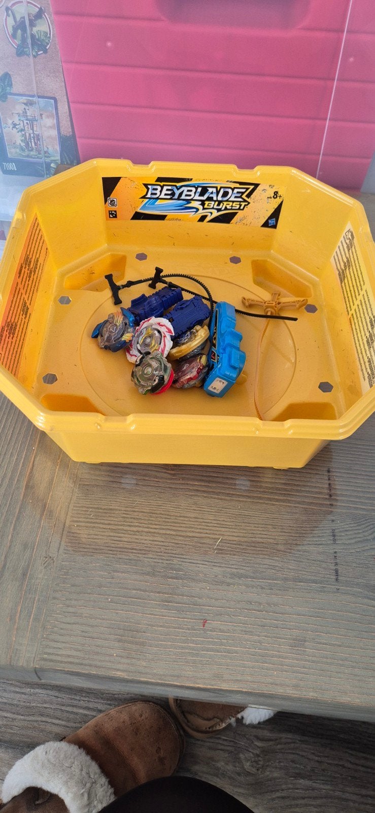 Beyblade Burst Arena met 5 Beyblades en 3 Launchers, Ophalen, Gebruikt, Jongen of Meisje