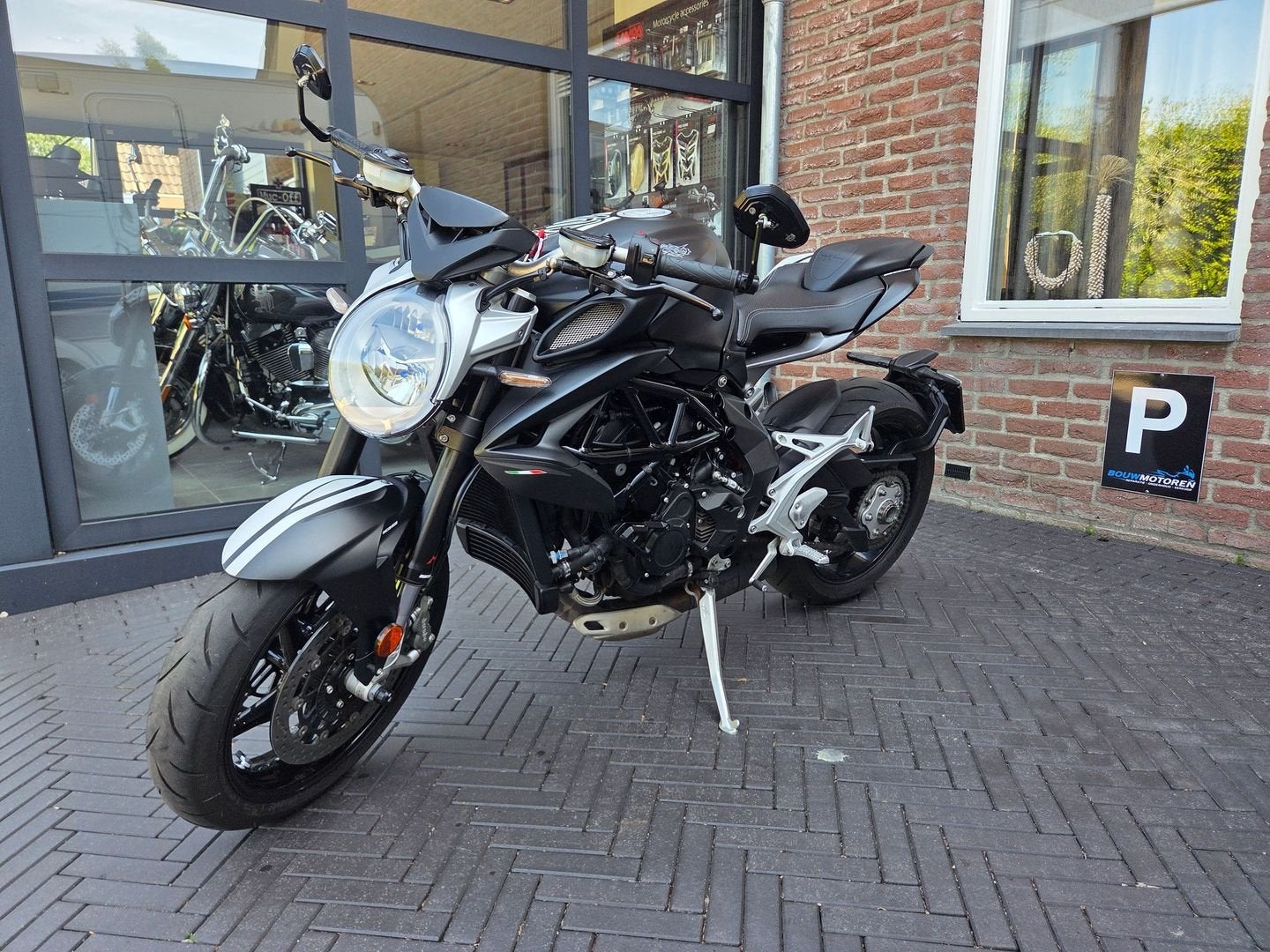 MV AGUSTA BRUTALE 800 (bj 2019), Motoren, Motoren | MV Agusta, Motorrijbewijs A, Bedrijf, Meer dan 35 kW, 798 cc