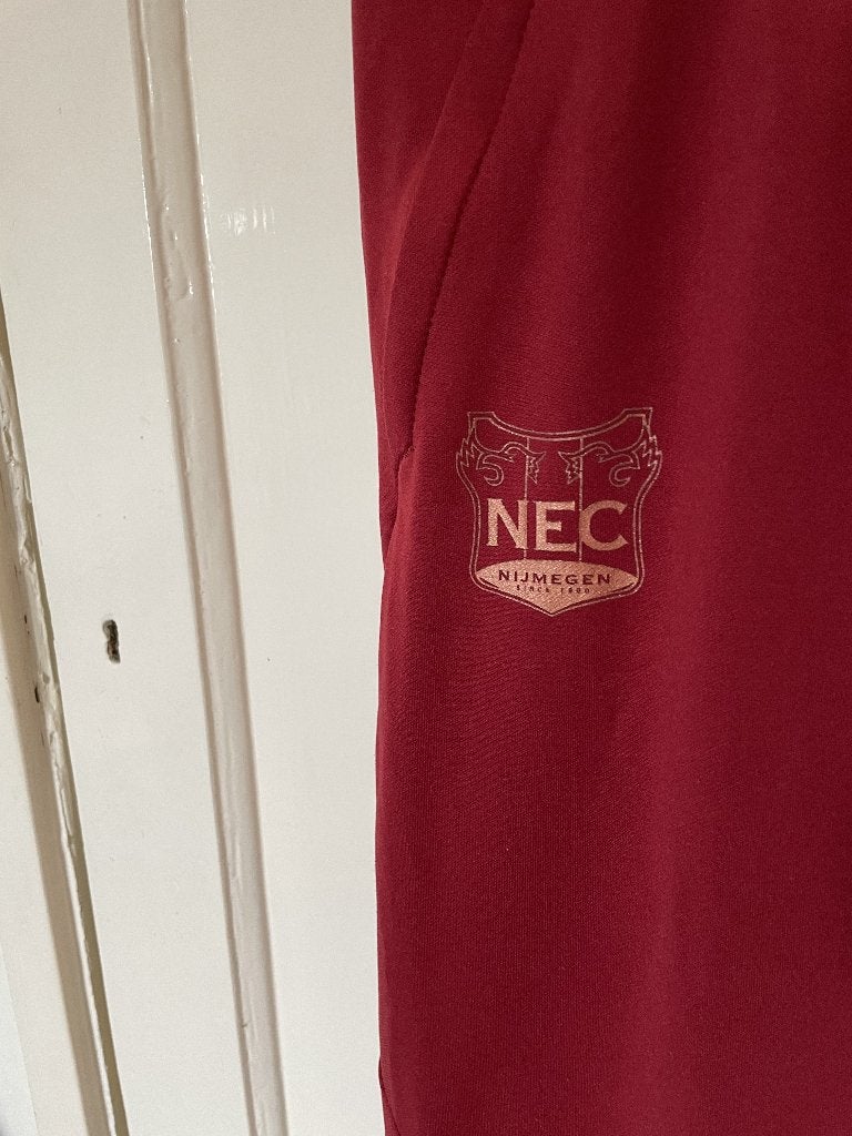 NEC trainingsbroek maat 164, Kinderen en Baby's, Broek, Jongen of Meisje, Ophalen of Verzenden, Zo goed als nieuw