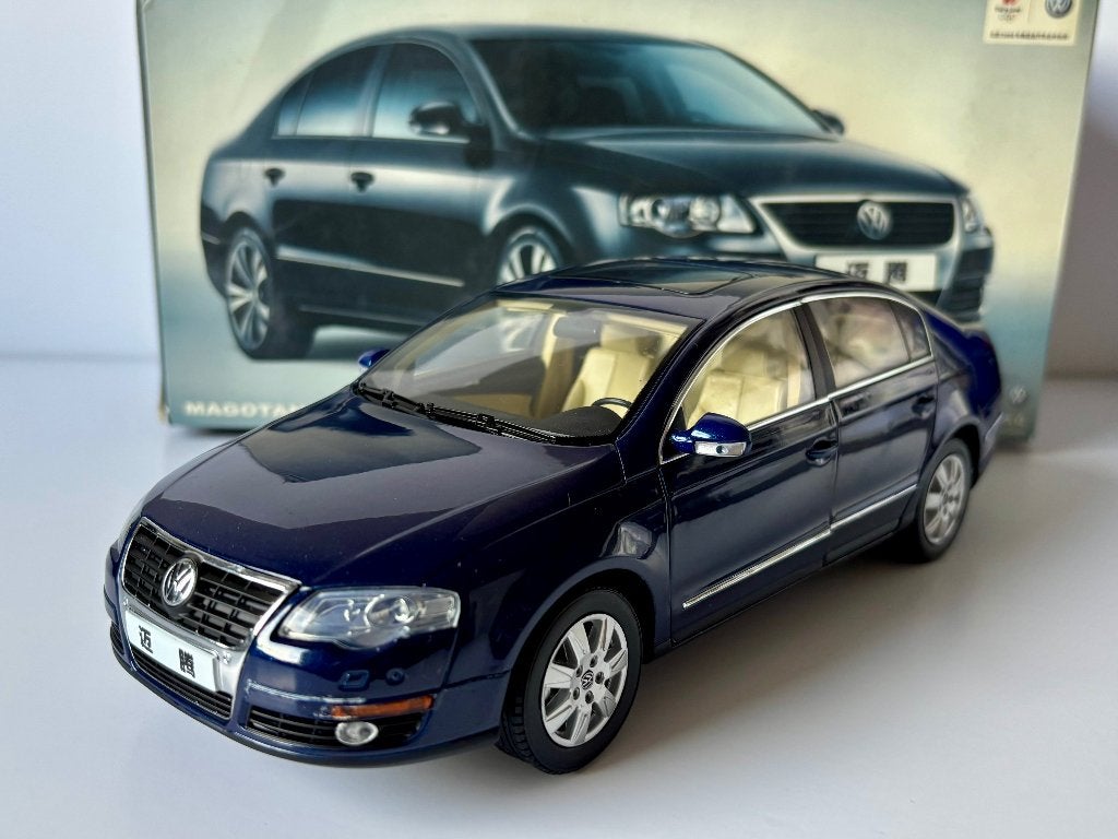1:18 Volkswagen magotan B6 Passat, Ophalen of Verzenden, Zo goed als nieuw, Overige merken