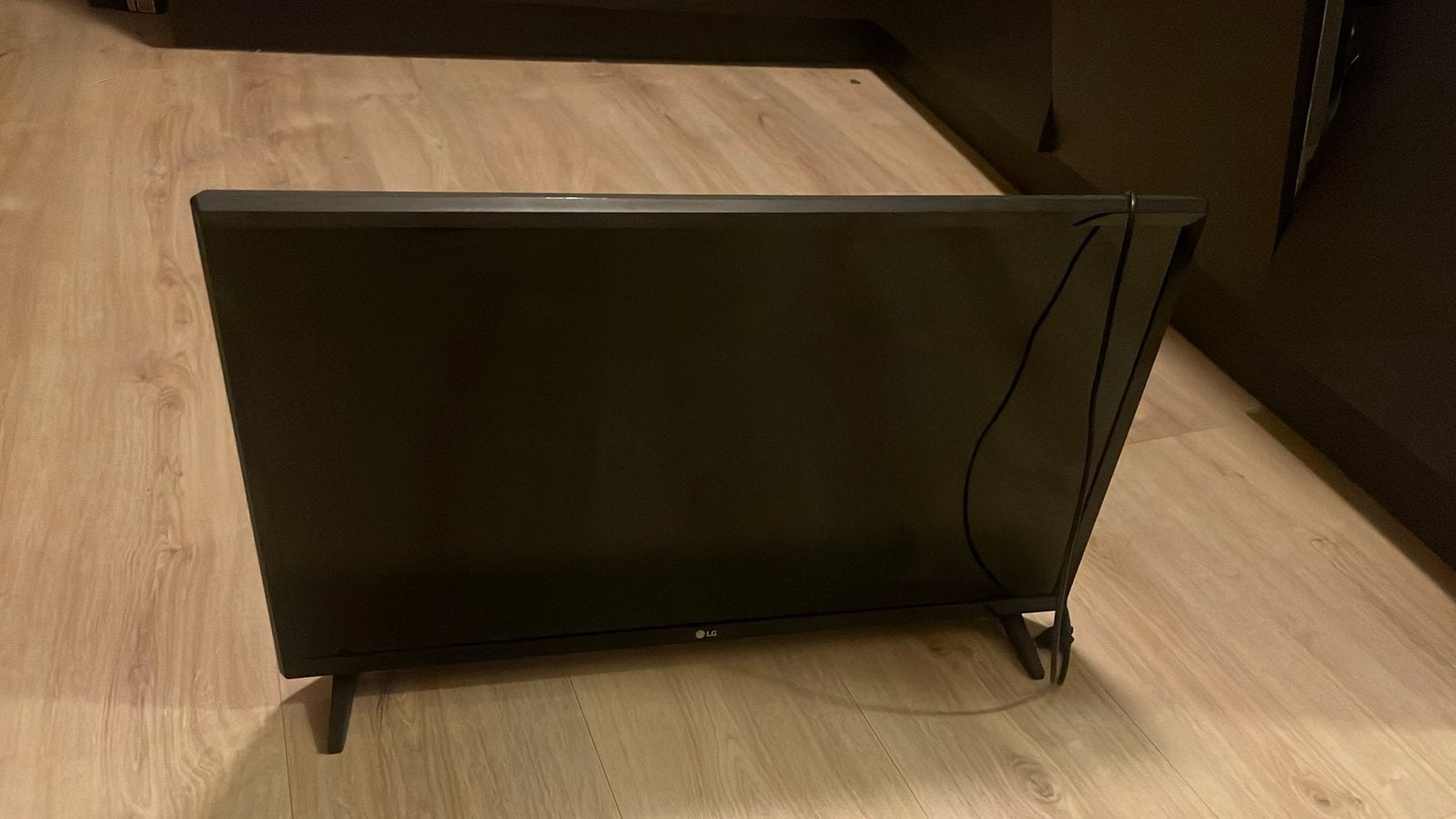 LG 32 inch Smarttv met afstandsbediening, Ophalen, Zo goed als nieuw, Rond, Minder dan 50 cm