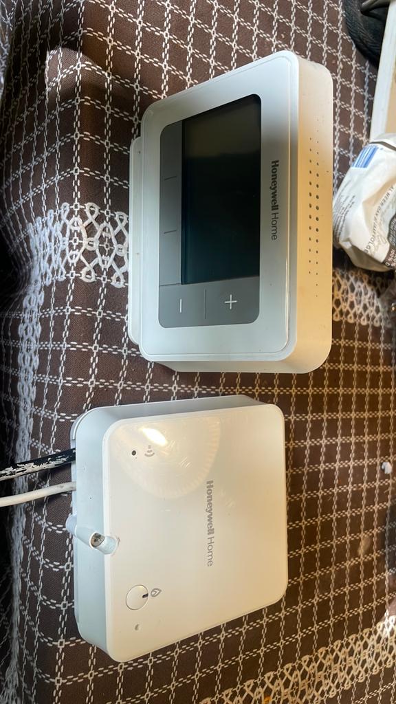 Honeywell Home T4R – draadloze klokthermostaat, Ophalen of Verzenden, Zo goed als nieuw
