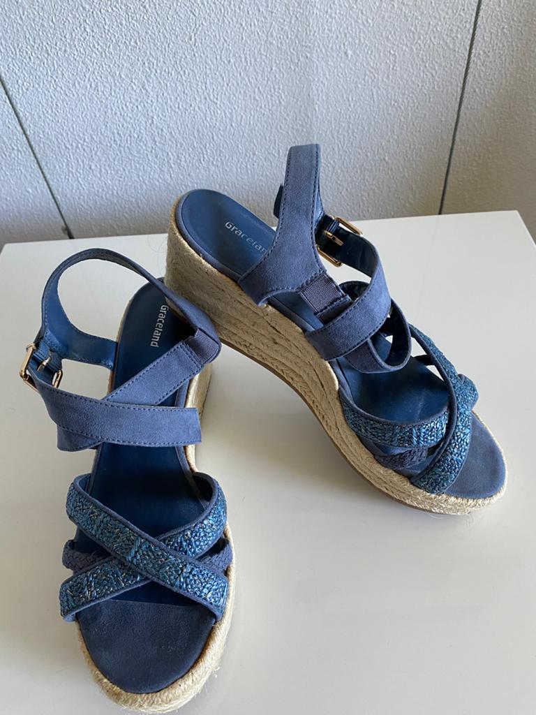 Graceland sandalen met sleehak, maat 40., Zwart, Zo goed als nieuw, Sandalen of Muiltjes, Ophalen of Verzenden