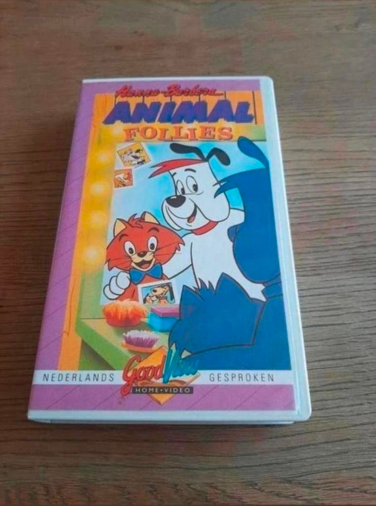 Hanna Barbera Animal Follies videoband. Bart Smit sticker, Alle leeftijden, Ophalen of Verzenden, Gebruikt, Tekenfilms en Animatie