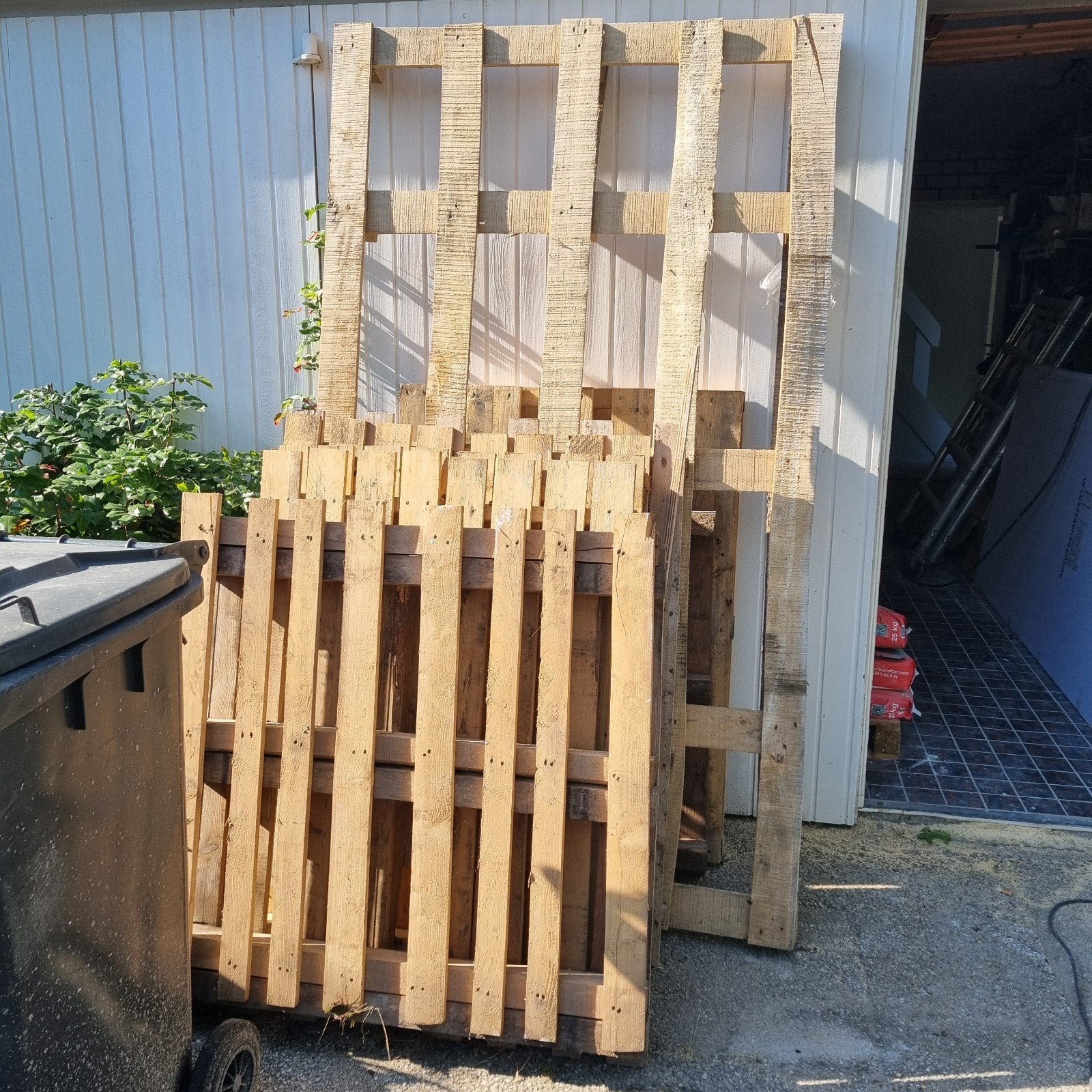 Gratis af te halen: Diverse pallets, Ophalen, Gebruikt, 50 mm of meer, Pallet