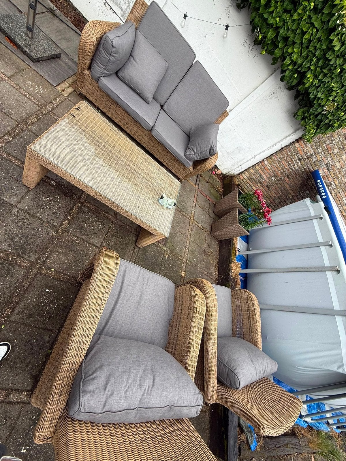 Wicker loungeset met salontafel en niet-originele kussens, Tuin en Terras, Ophalen, 4 zitplaatsen, Gebruikt, Loungeset
