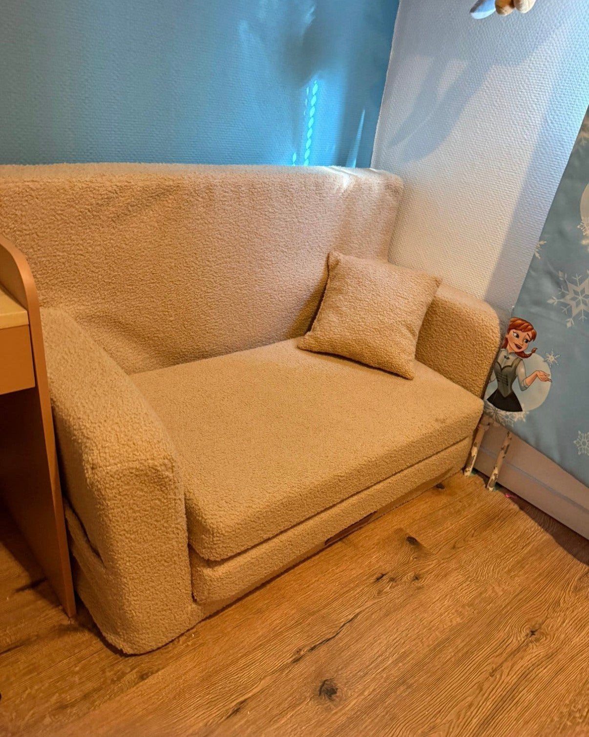 TreeToys kinderbankje beige, Ophalen, Zo goed als nieuw, Stoel(en)