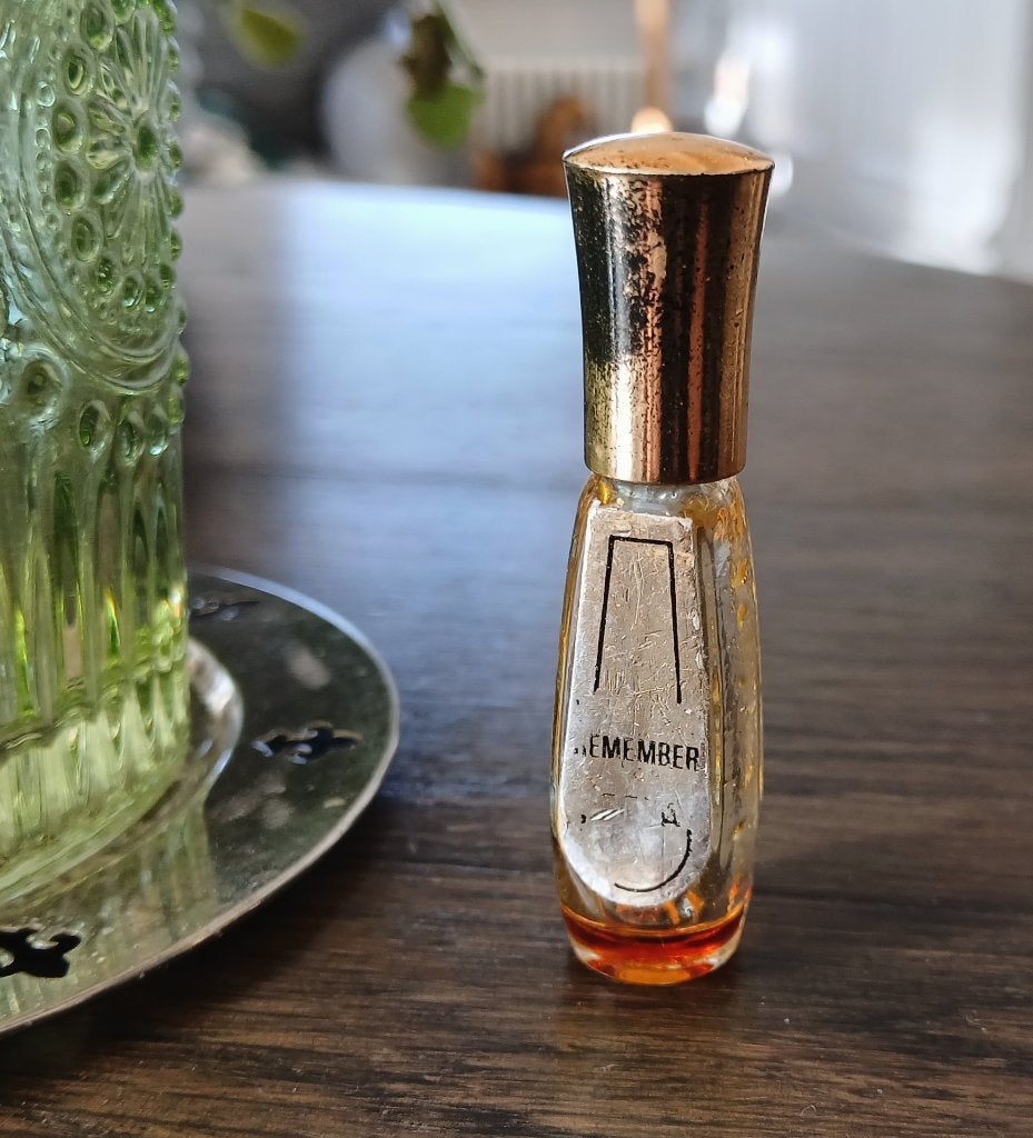 Vintage parfumflesje Remember, Ophalen of Verzenden, Gebruikt, Parfumfles