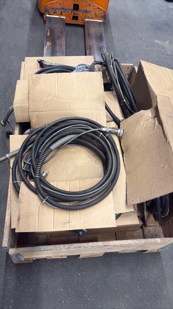Pallet met een aantal hogedrukslangen Nitto, Ophalen of Verzenden, Nieuw