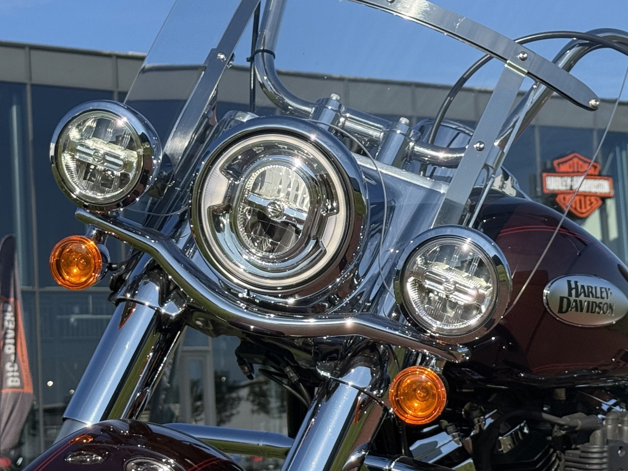 Harley-Davidson FLHCS Heritage Classic 114 Solid Colour, Motoren, Overig, Laan van Vredenoord 33
2289 DA  Rijswijk ZH, NL, ABS