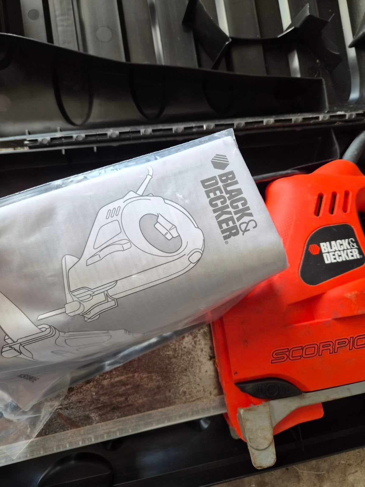Black & Decker Scorpion Reciprozaag met koffer, Gebruikt, 600 tot 1200 watt, Ophalen of Verzenden, Black & Decker