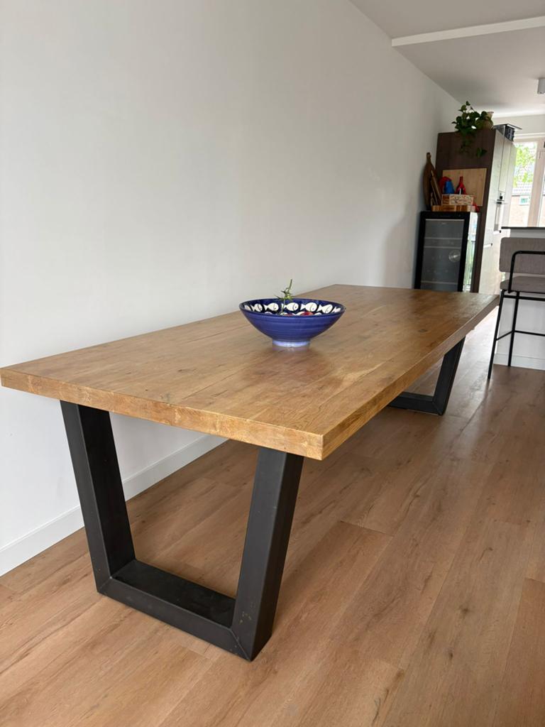 Eettafel 260 cm - Eiken en zwart staal, Ophalen, 100 tot 150 cm, 200 cm of meer, Zo goed als nieuw