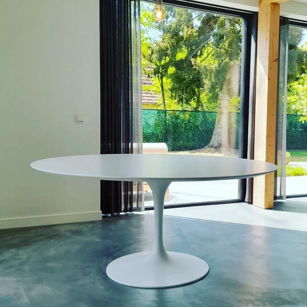 Ronde Saarinen Tulip eettafel 137cm, Huis en Inrichting, Rond, Nieuw, Ophalen of Verzenden, Vijf personen of meer