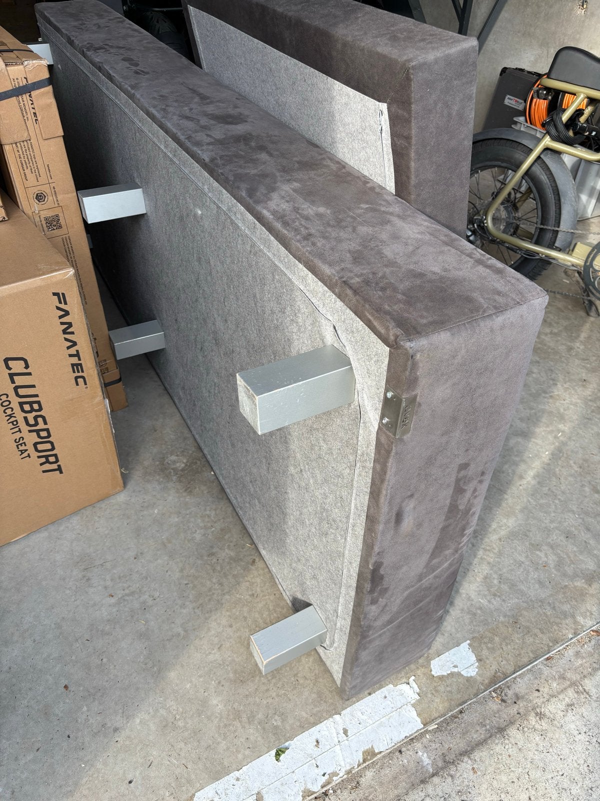 Avek boxspring 90x200 cm bed. In goede staat.