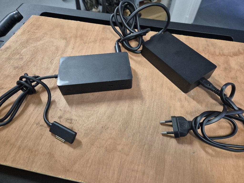 Microsoft Surface Docking Station 2, Ophalen of Verzenden, Harde schijf, Microsoft, Docking station