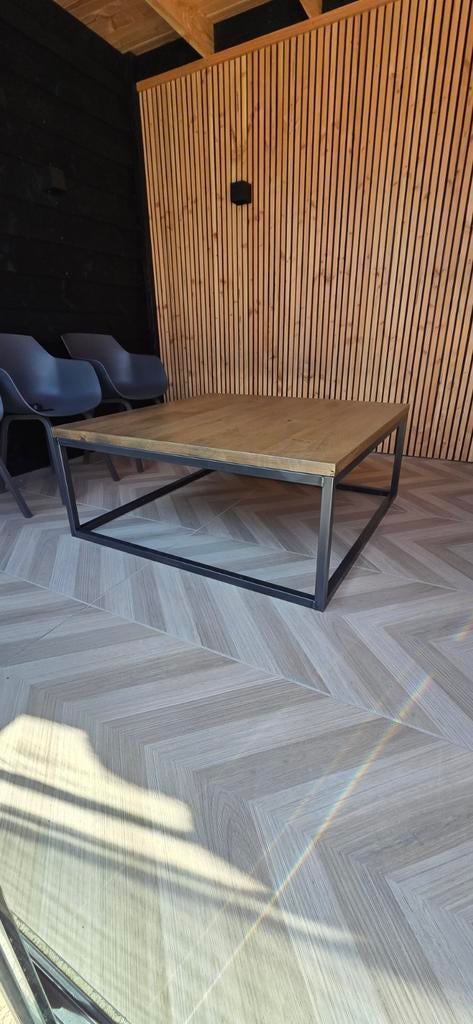 Prachtige salontafel 110x110 staal met eikenblad, Ophalen, Zo goed als nieuw, Minder dan 50 cm, 100 tot 150 cm