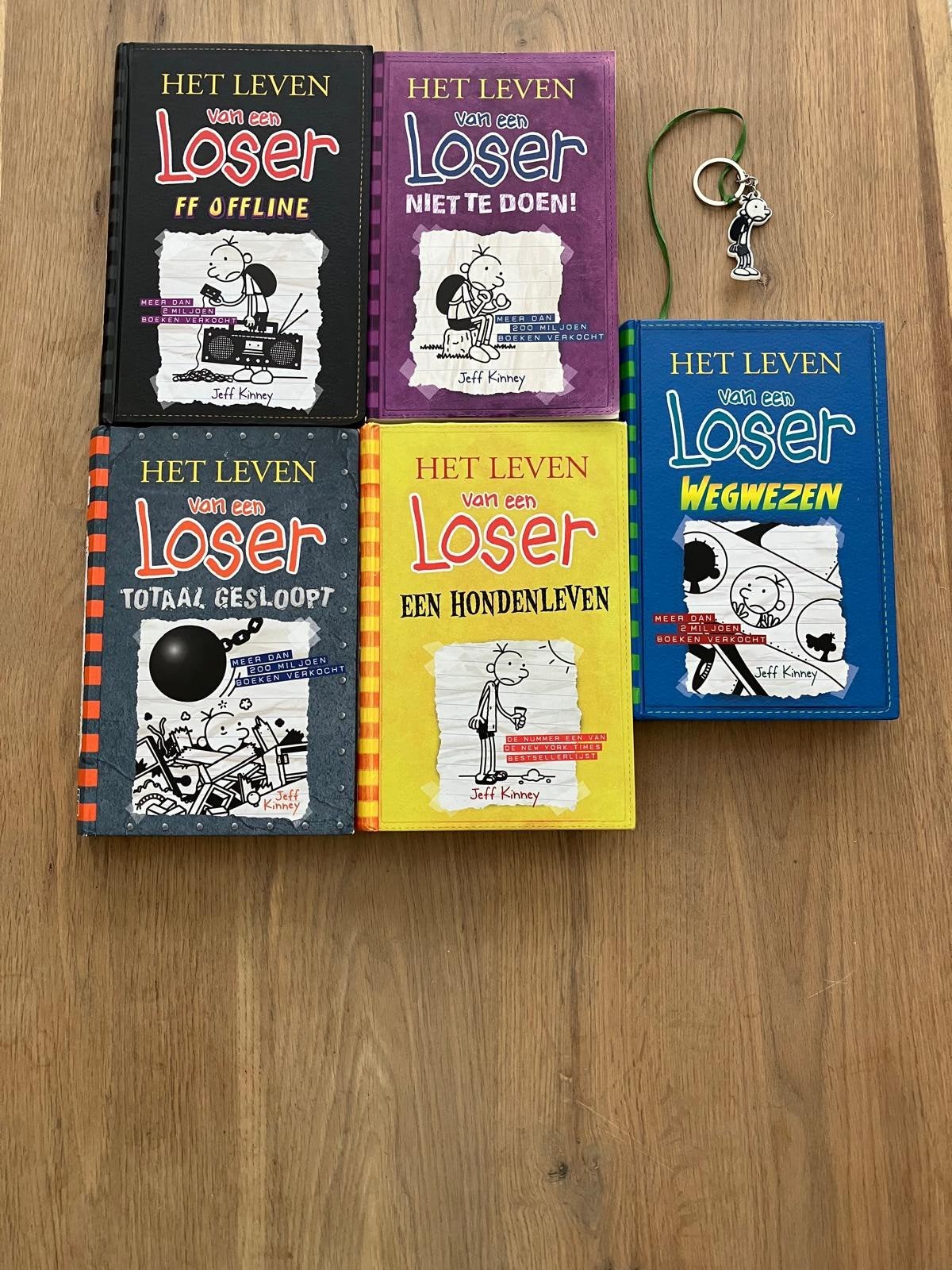 Het Leven van een Loser - 5 boeken + sleutelhanger, Boeken, Ophalen of Verzenden, Zo goed als nieuw, Jeff Kinney, Fictie