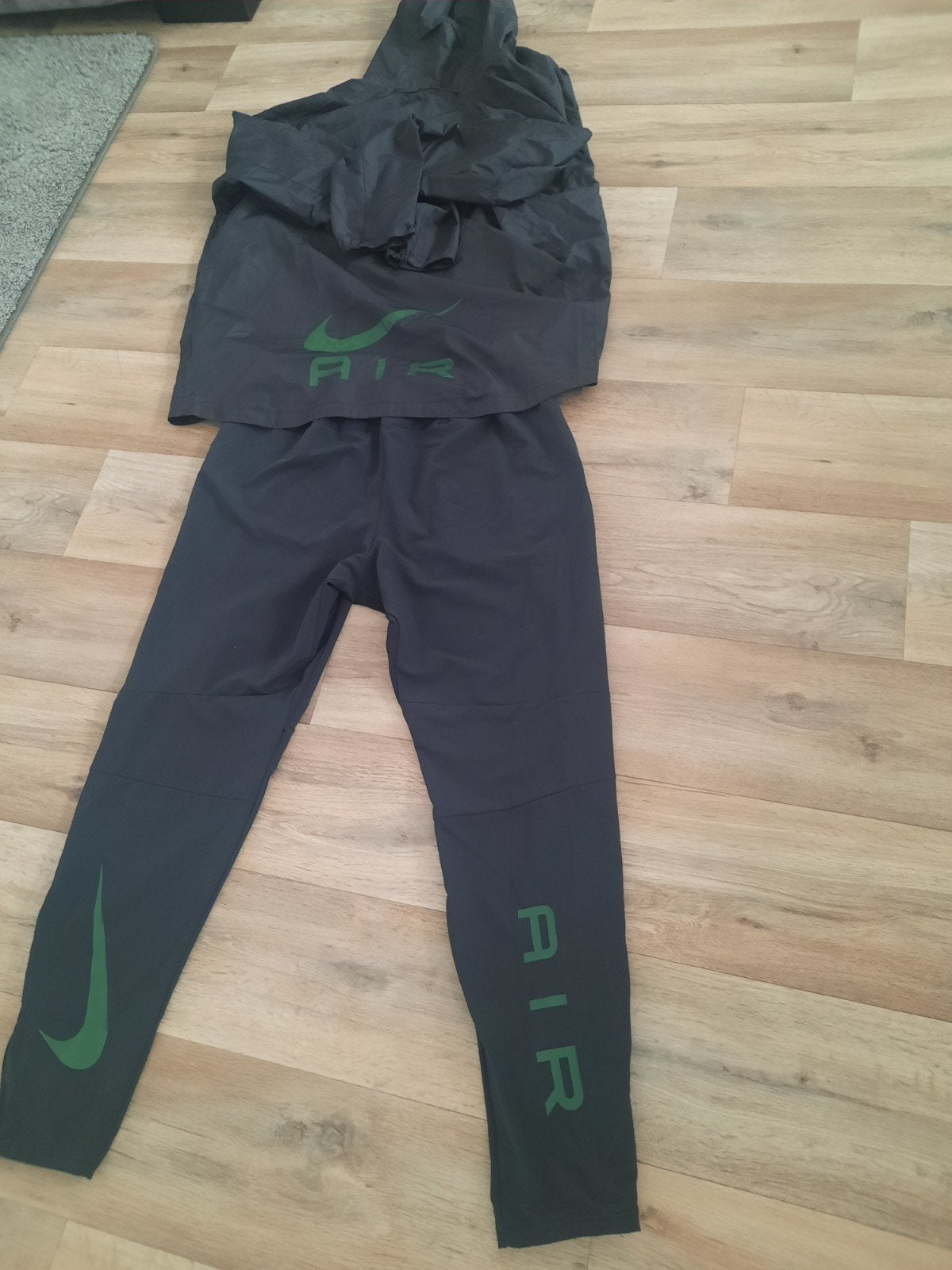 Nike Air Trainingspak maat M, Fitness, Maat 48/50 (M), Nike, Ophalen of Verzenden