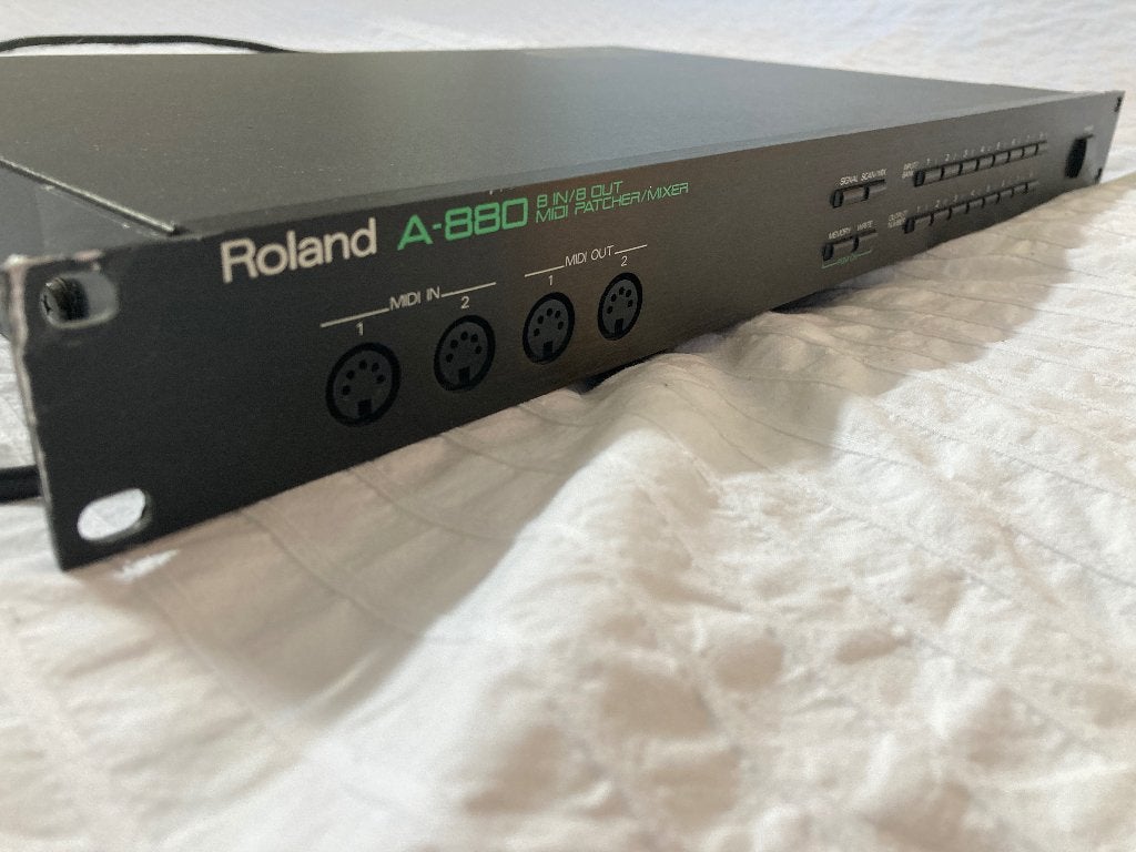 Roland A-880 midi patcher/mixer, Muziek en Instrumenten, Midi-apparatuur, Ophalen of Verzenden, Gebruikt