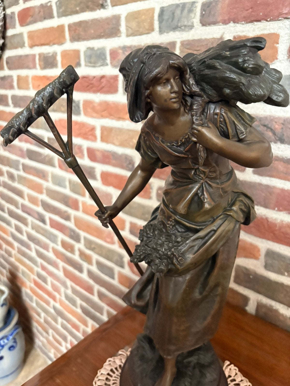 Frans Art Nouveau beeld ‘Faneuse, Ophalen
