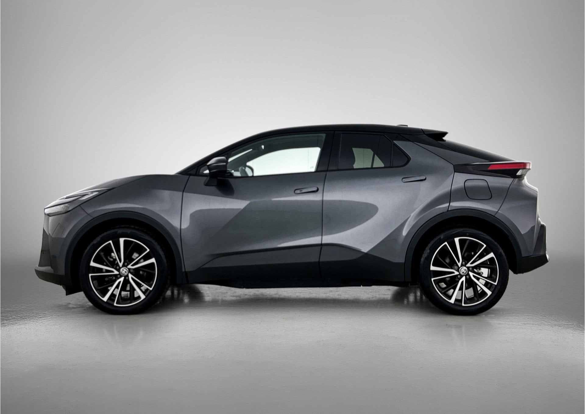 Toyota C-HR 2.0 Plug-in Hybrid 220 Executive | BTW voertuig, Auto's, 12 maanden, 4 cilinders, Leder en Stof, Automatische klimaatregeling
