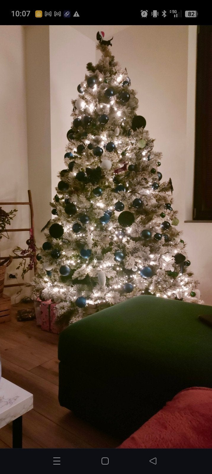 kerstboom met sneeuw. 2m70 hoog, Diversen, Ophalen, Zo goed als nieuw